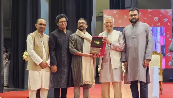 একুশে পদক গ্রহণ করলেন অভ্র’র ৪ নির্মাতা