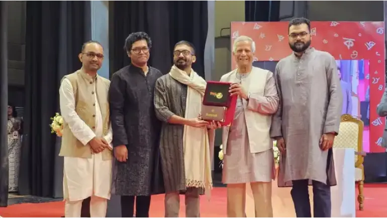একুশে পদক গ্রহণ করলেন অভ্র’র ৪ নির্মাতা
